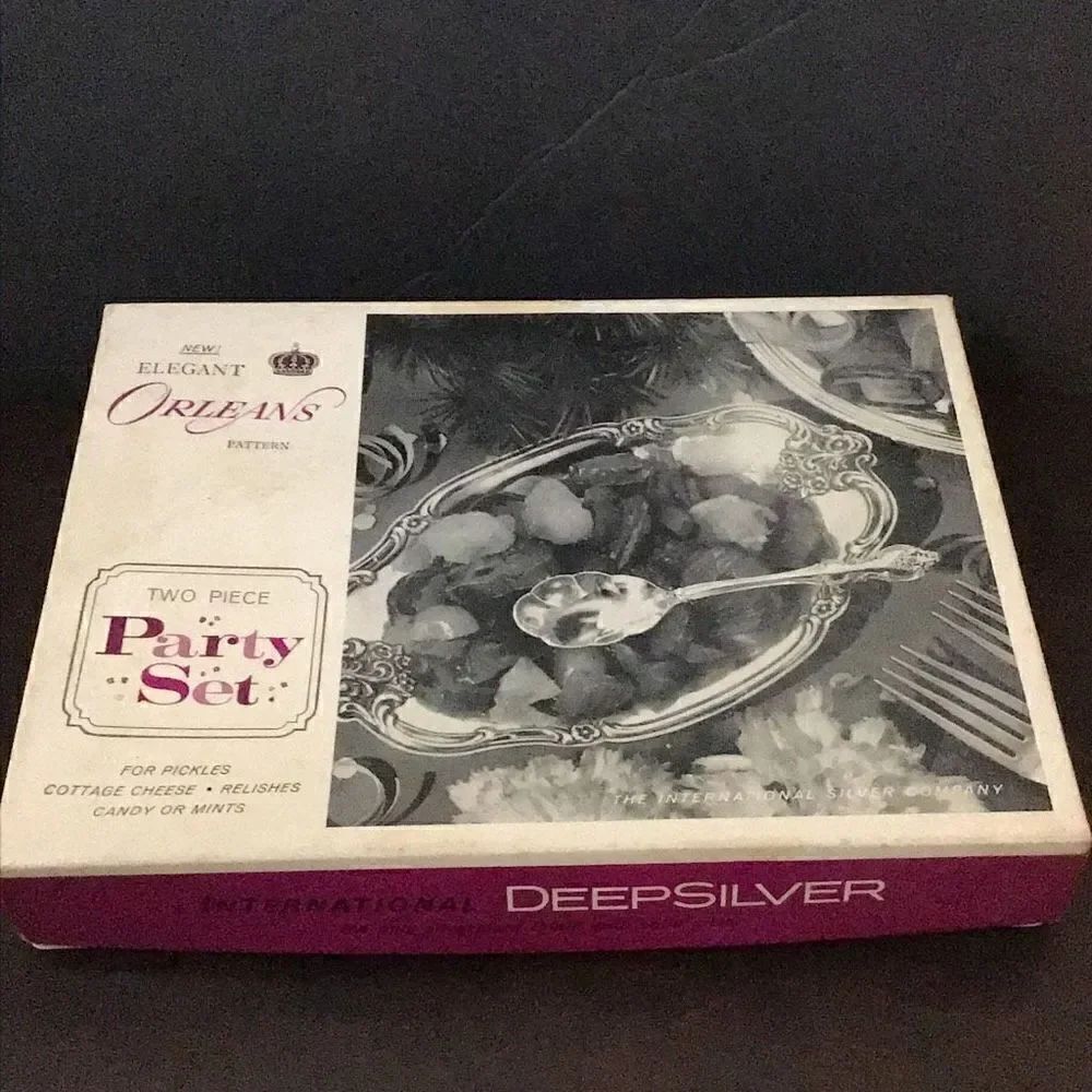 Vintage two-piece servings to New Orleans international deep silver with origina
